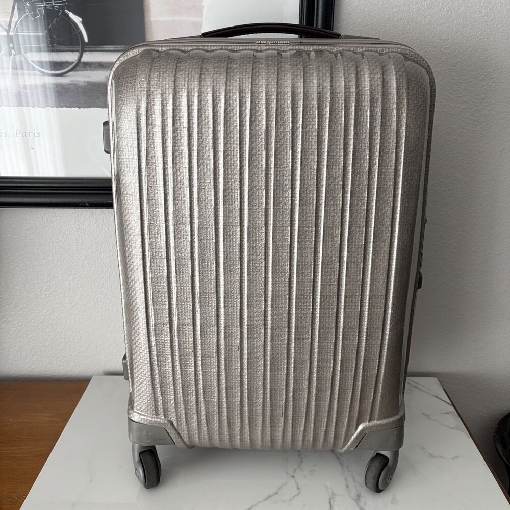 Hartmann Innovaire Spinner Suitcase Metallic